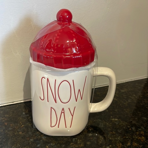 Rae Dunn - SNOW DAY - topper mug - Picture 1 of 2
